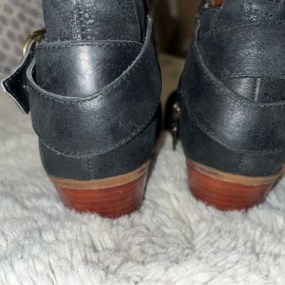 Women’s Clark’s Ankle Booties with Buckle 🌵7.5 - Picture 8 of 10